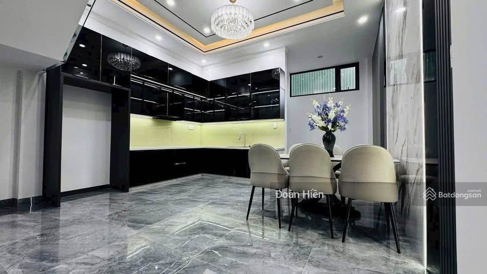 Bán nhà phố vạn phúc, khu phân lô ba đình, ô tô đỗ cửa, cách phố 1 nhà, sổ nở hậu, pháp lý chuẩn.
