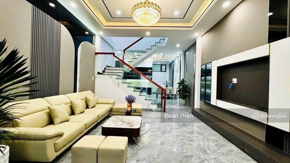 Bán nhà phố vạn phúc, khu phân lô ba đình, ô tô đỗ cửa, cách phố 1 nhà, sổ nở hậu, pháp lý chuẩn.