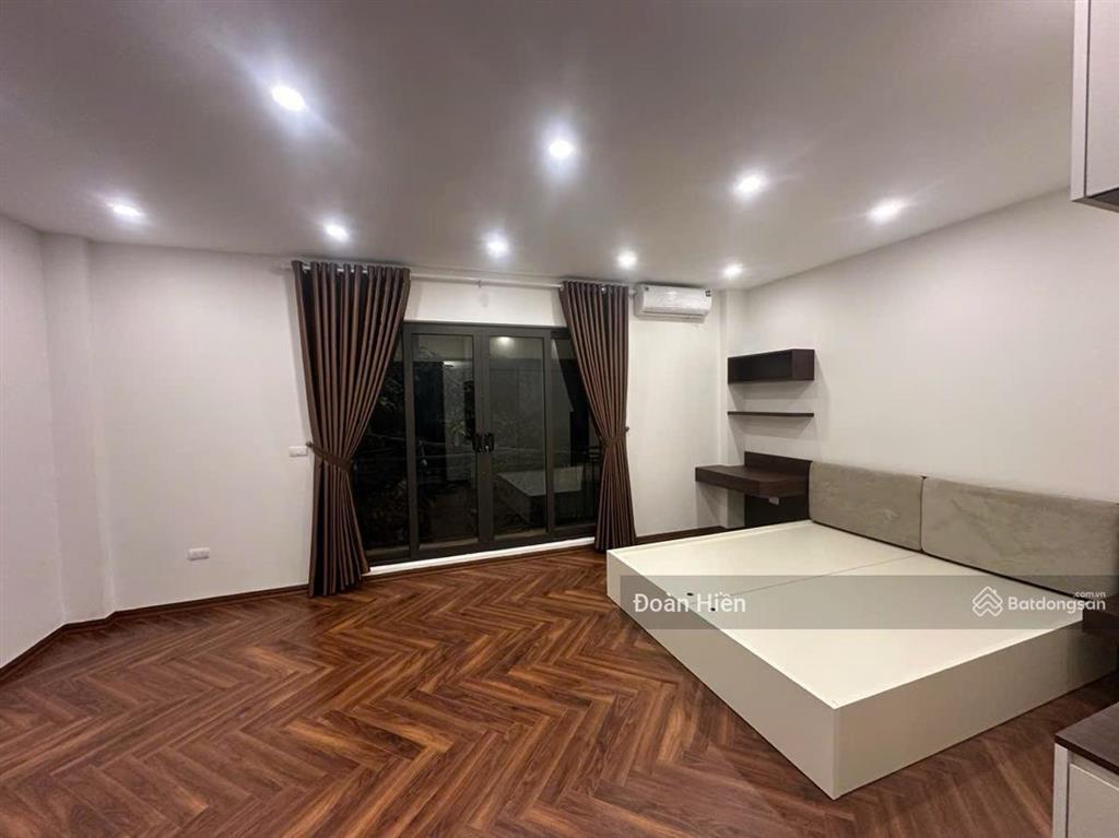 Giá rẻ! phố đội cấn, thang máy nhập khẩu, full nội thất, pháp lý chuẩn, không quy hoạch, 45m²*6t.