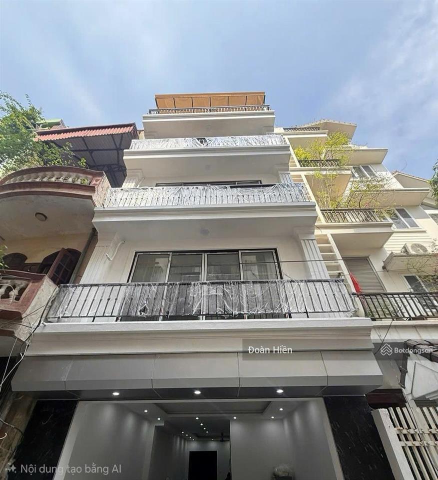 Giá rẻ! phố đội cấn, thang máy nhập khẩu, full nội thất, pháp lý chuẩn, không quy hoạch, 45m²*6t.