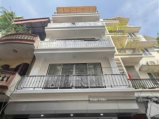 Giá rẻ! phố đội cấn, thang máy nhập khẩu, full nội thất, pháp lý chuẩn, không quy hoạch, 45m²*6t.