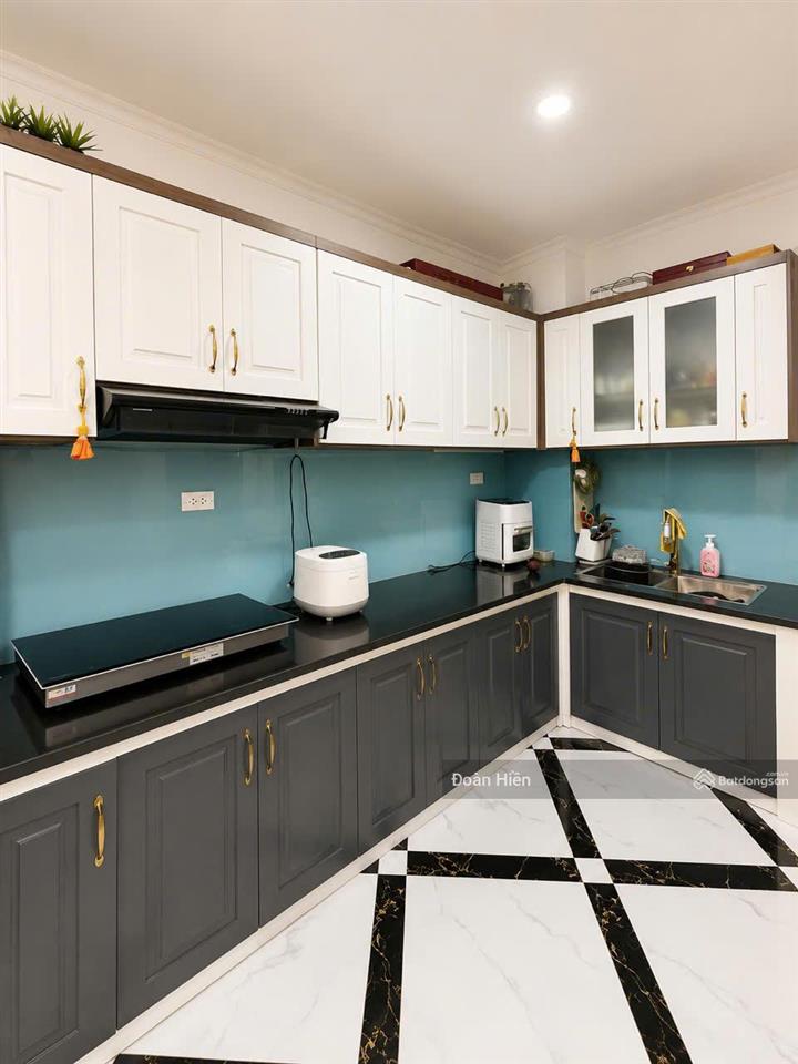 Ngọc hà, ngõ thông, thang máy, 1p ra ô tô, dân xây, sổ cc, ko lỗi phong thủy, gần hồ tây, 40m2*6t