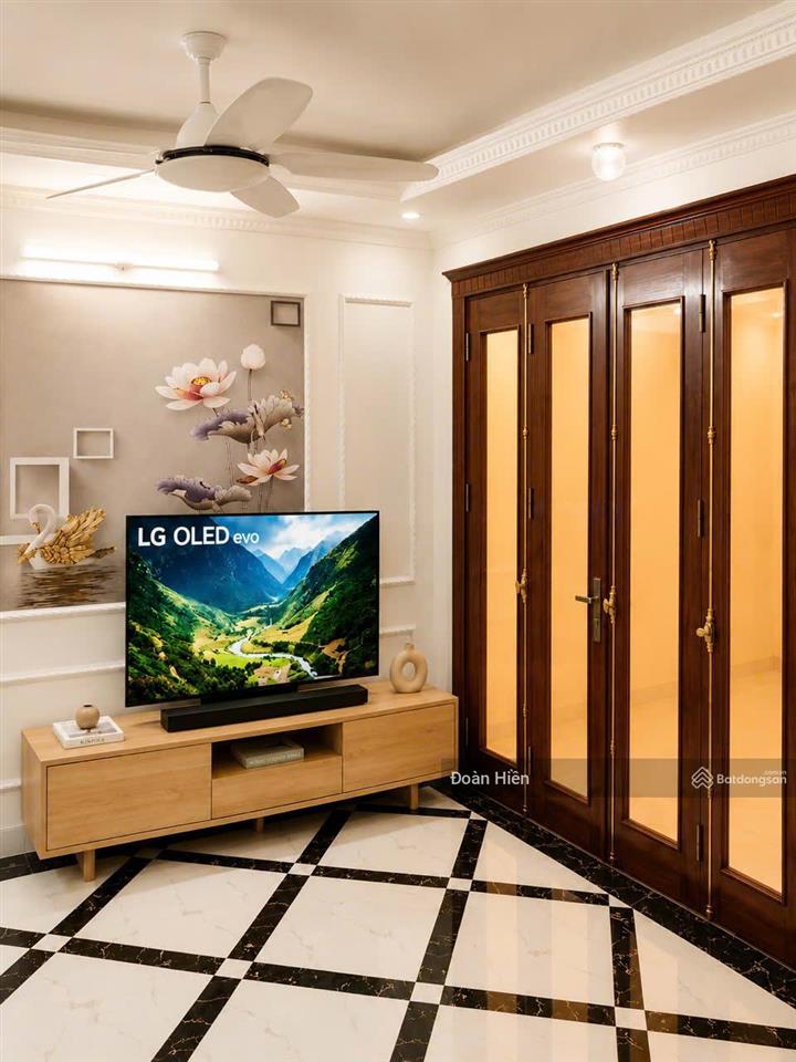 Ngọc hà, ngõ thông, thang máy, 1p ra ô tô, dân xây, sổ cc, ko lỗi phong thủy, gần hồ tây, 40m2*6t