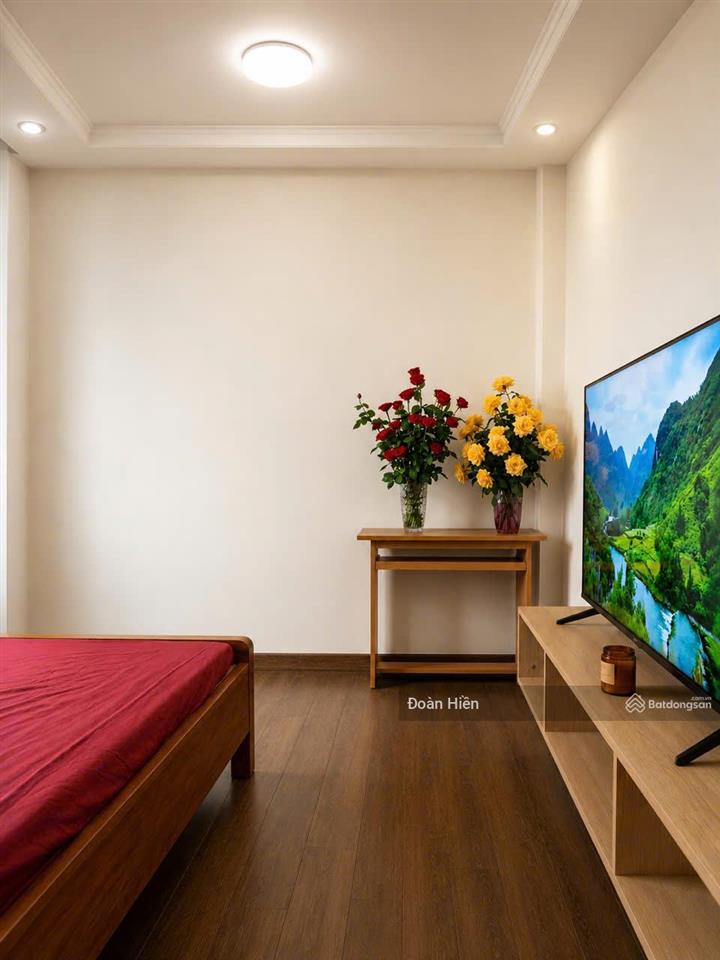 Ngọc hà, ngõ thông, thang máy, 1p ra ô tô, dân xây, sổ cc, ko lỗi phong thủy, gần hồ tây, 40m2*6t