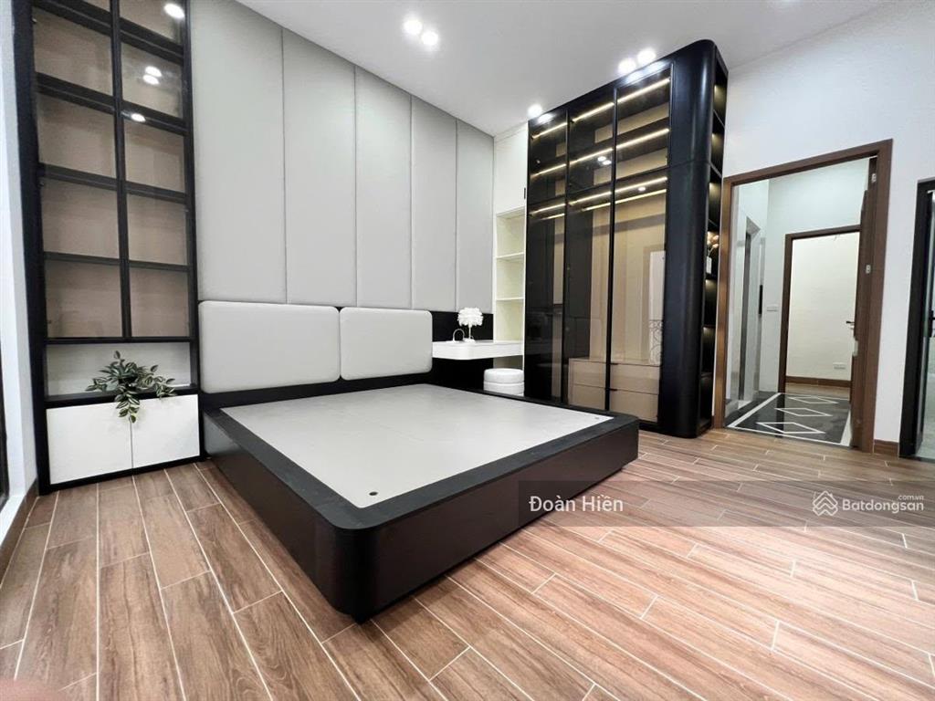 Căn lô góc yên hoà mặt ngõ thông kd, sân xe rộng, mới full nt, vf3 đỗ gần, 2 thoáng sáng, 29.1m2*5t