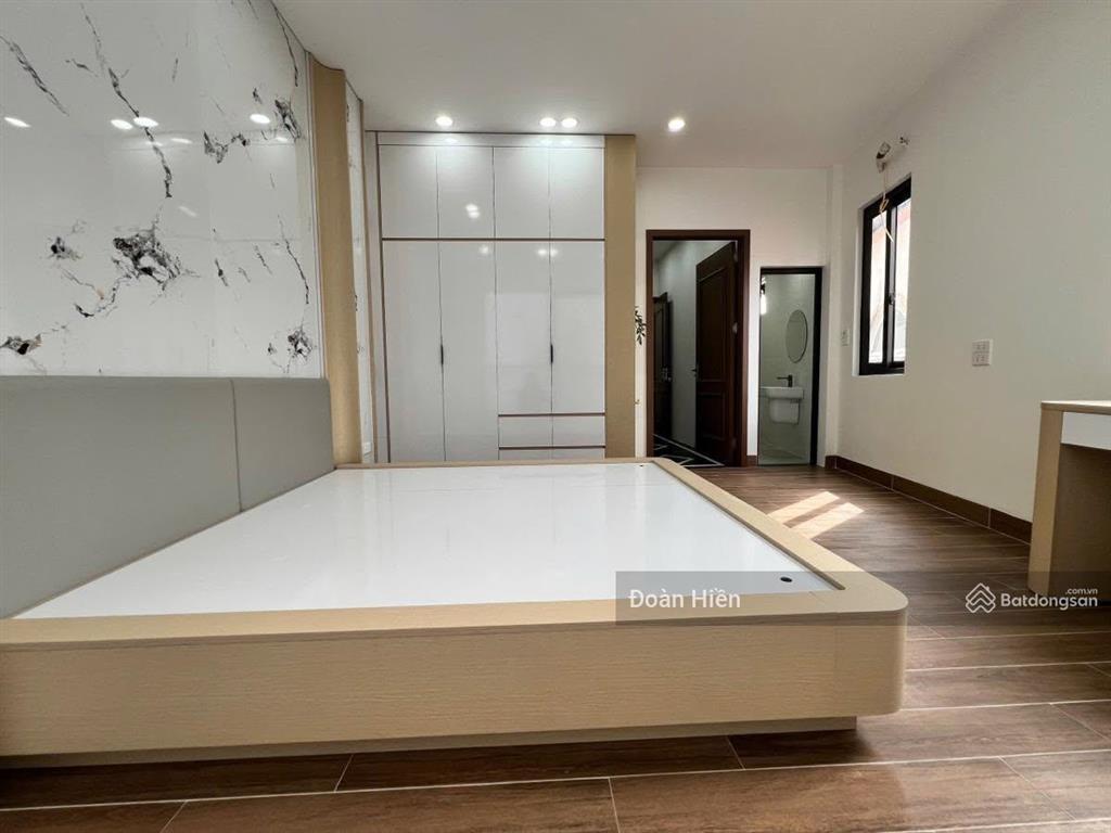 Căn lô góc yên hoà mặt ngõ thông kd, sân xe rộng, mới full nt, vf3 đỗ gần, 2 thoáng sáng, 29.1m2*5t