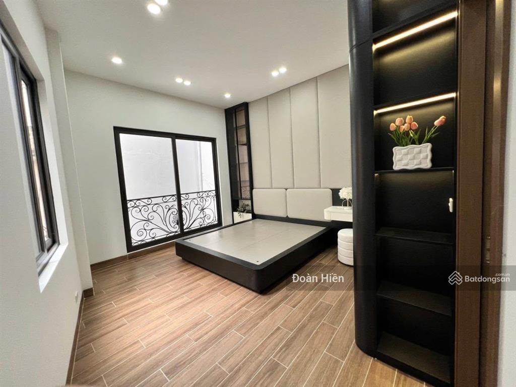 Căn lô góc yên hoà mặt ngõ thông kd, sân xe rộng, mới full nt, vf3 đỗ gần, 2 thoáng sáng, 29.1m2*5t