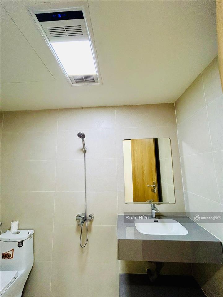 Nhà dịch vọng, ngõ thông, 2 thoáng, 35m ra ô tô, đẹp ở ngay, sổ cc, tặng nt, gần công viên, 45m2