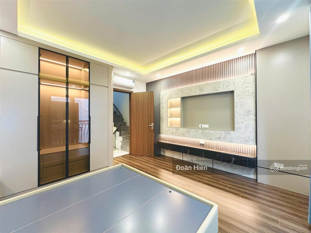 Khu pl nguyễn khang, mặt ngõ, gara, ô tô vào nhà, ngõ thông, ban công, thang máy, tặng nt, 46m2*6t