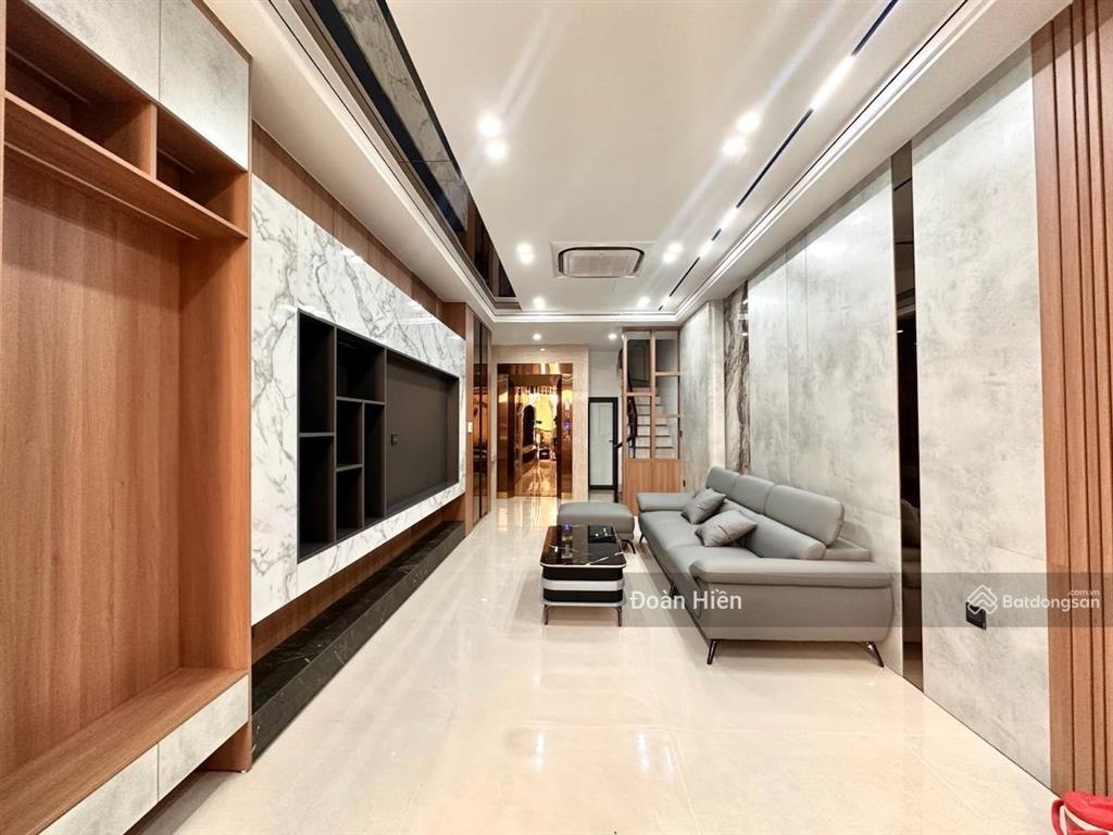 Bán gấp nhà riêng dịch vọng, 41m2*6t, giá 7,3 tỷ, ở kết hợp kd, dòng tiền 20tr/th, sổ đẹp gửi bank