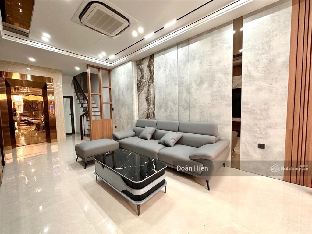 Bán gấp nhà riêng dịch vọng, 41m2*6t, giá 7,3 tỷ, ở kết hợp kd, dòng tiền 20tr/th, sổ đẹp gửi bank