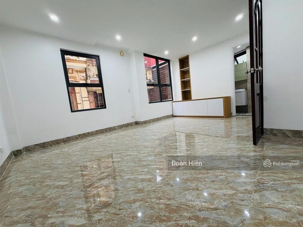 Giá ôm đáy! bán nhà cầu giấy, chỉ 7,8 tỷ, kcbt 45m2*6t* 2 phòng ở cho thuê dt 40tr/th, sổ đẹp ko qh