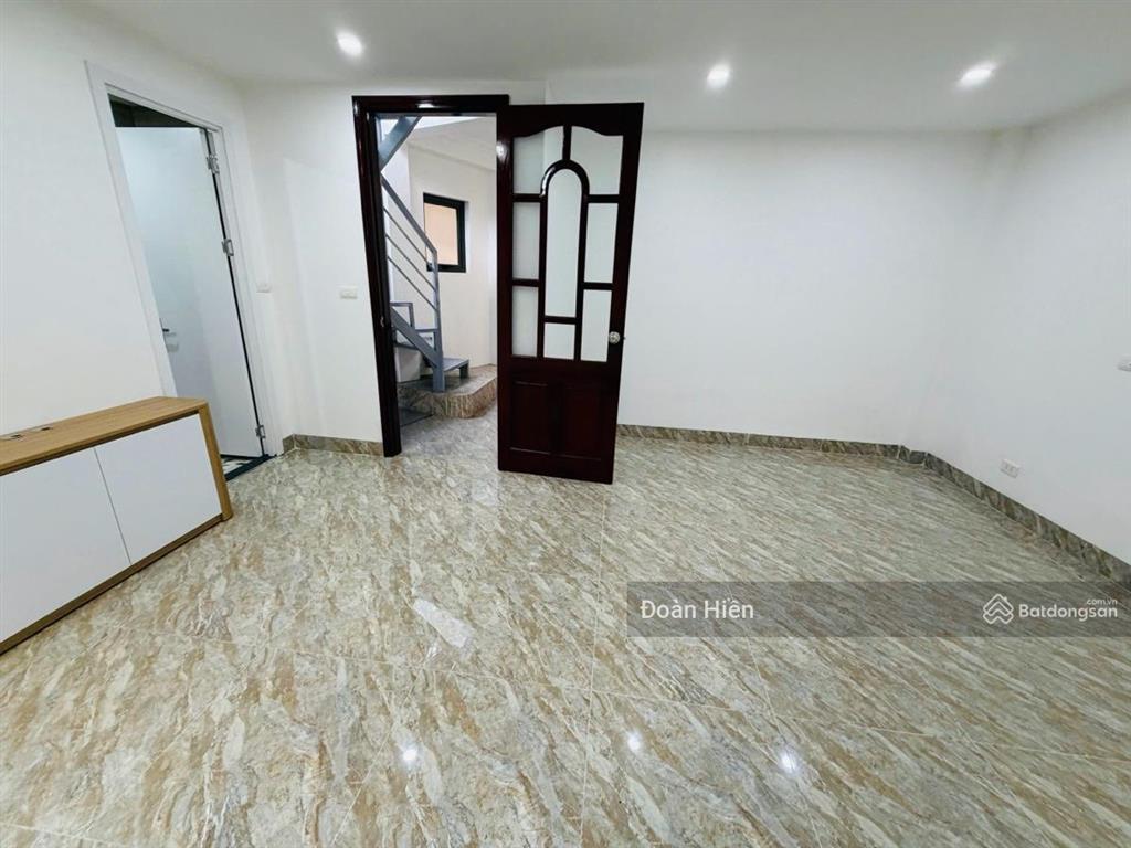 Giá ôm đáy! bán nhà cầu giấy, chỉ 7,8 tỷ, kcbt 45m2*6t* 2 phòng ở cho thuê dt 40tr/th, sổ đẹp ko qh