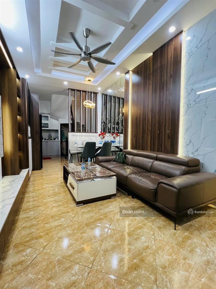 Bán nhà đẹp ở luôn hoàng quốc việt  võ chí công, chủ xây chắc chắn, 60m ô tô tránh, 41m2*5t, sổ a4