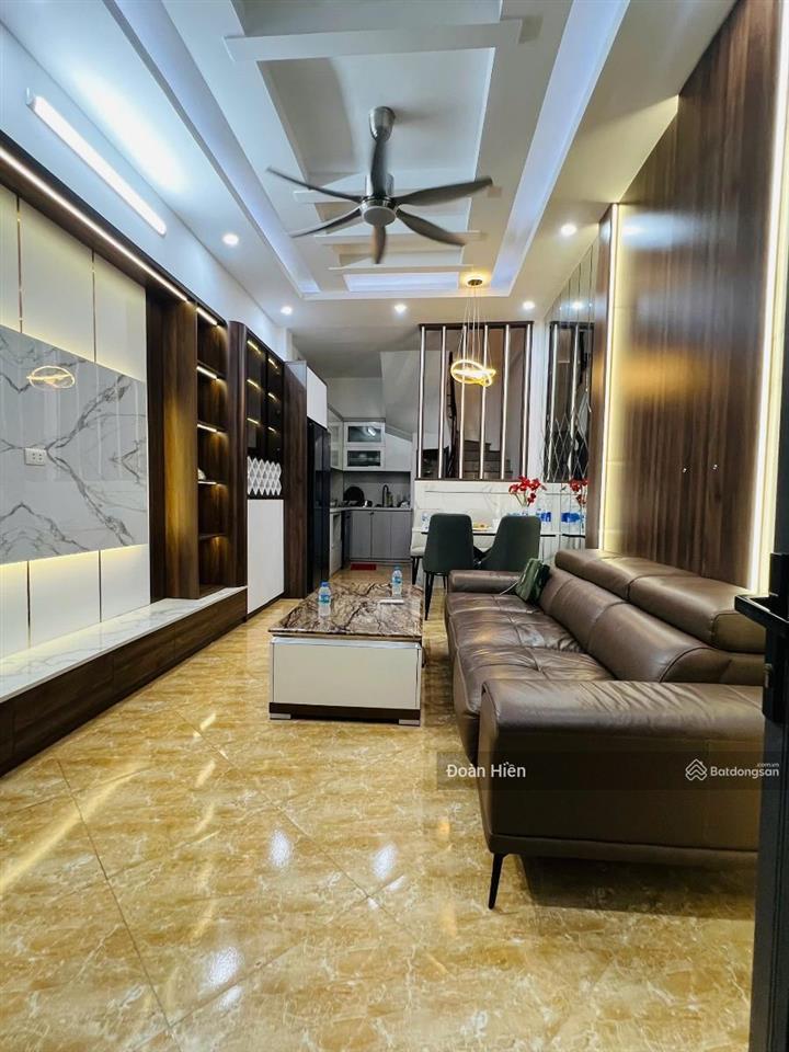 Bán nhà đẹp ở luôn hoàng quốc việt  võ chí công, chủ xây chắc chắn, 60m ô tô tránh, 41m2*5t, sổ a4