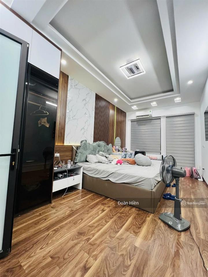 Bán nhà đẹp ở luôn hoàng quốc việt  võ chí công, chủ xây chắc chắn, 60m ô tô tránh, 41m2*5t, sổ a4