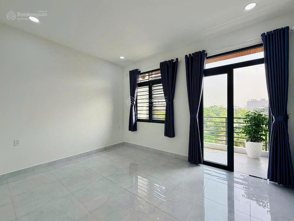 Nhà mới hẻm xe tải dương quảng hàm, dt 4.3x10m, 4 lầu, 4pn, nhà mới 100%, giá 7.45 tỷ tl