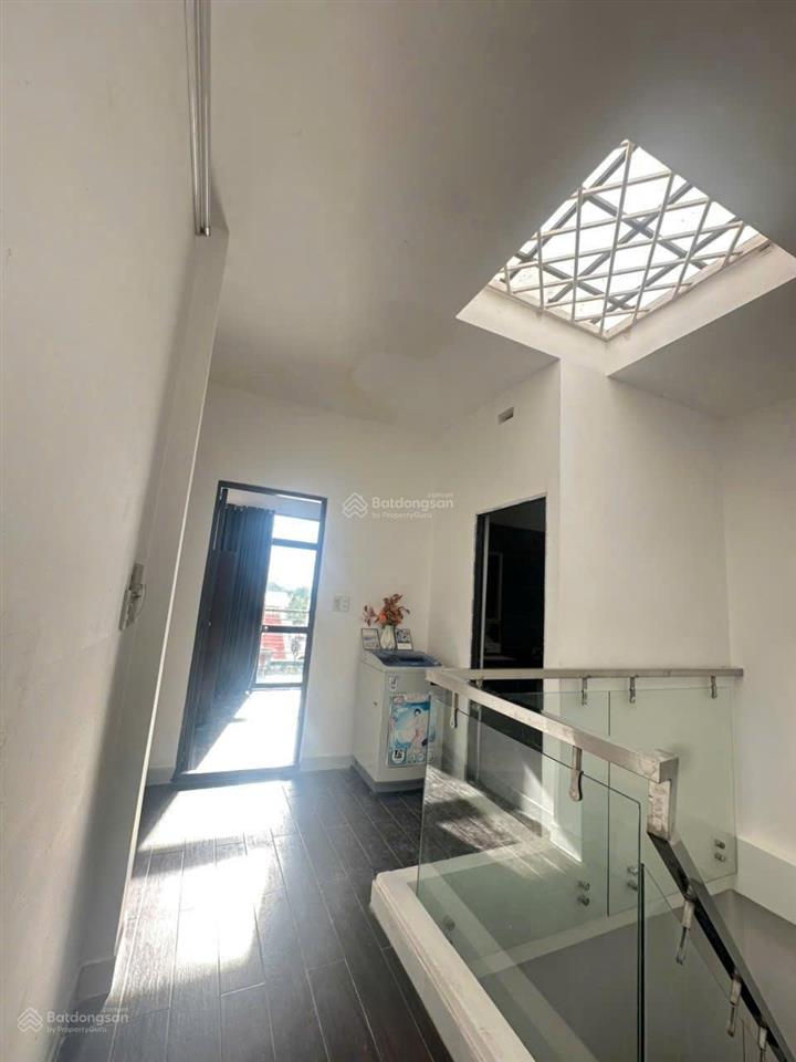 Ngay sát vincom, nhà hẻm xe hơi nguyễn xí, 91.2m2, 3 phòng ngủ, nhà mới, giá 7.8 tỷ tl