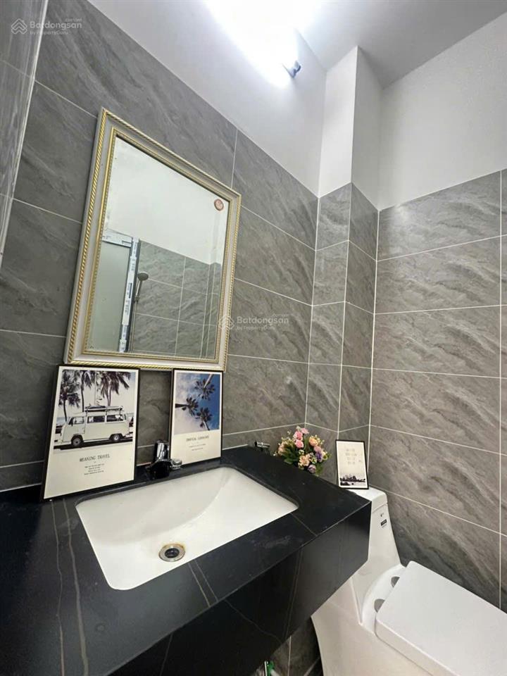 Ngay sát vincom, nhà hẻm xe hơi nguyễn xí, 91.2m2, 3 phòng ngủ, nhà mới, giá 7.8 tỷ tl