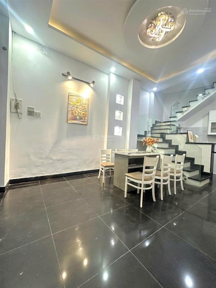 Ngay sát vincom, nhà hẻm xe hơi nguyễn xí, 91.2m2, 3 phòng ngủ, nhà mới, giá 7.8 tỷ tl