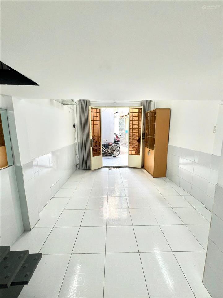 Bán nhà sát hxh phan văn trị p.12 bình thạnh 3.1x6m trệt lửng sổ hoàn công giá 3.3 tỷ tl