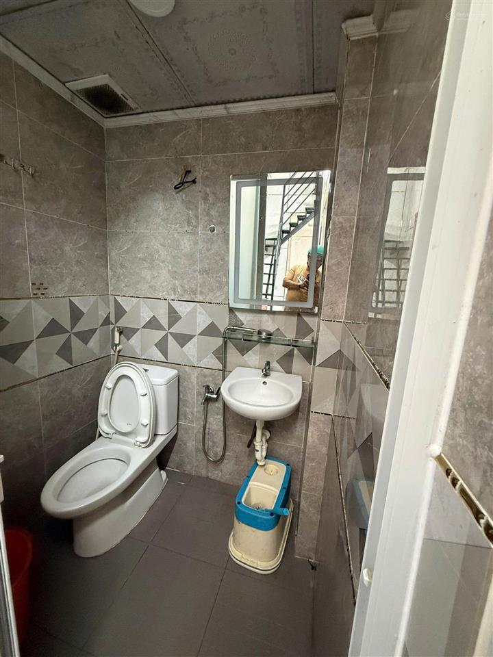 Nhà sát hxh lê văn duyệt  bình thạnh đất 23m² trệt lầu cách quận 1 chỉ 100m giá 2.3 tỷ tl