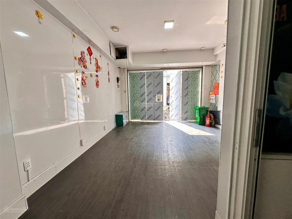 Cho thuê nhà hxh sát mặt tiền điện biên phủ p.15 4x12m trệt 3 lầu 6pn giá 28 triệu/tháng