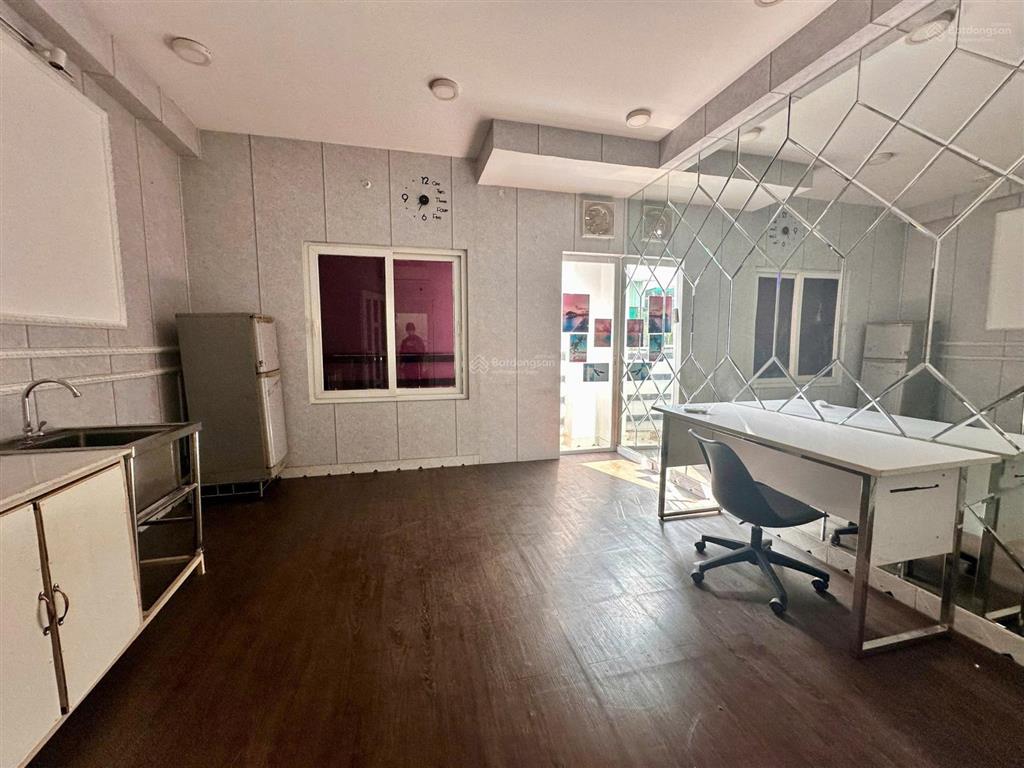 Cho thuê nhà hxh sát mặt tiền điện biên phủ p.15 4x12m trệt 3 lầu 6pn giá 28 triệu/tháng