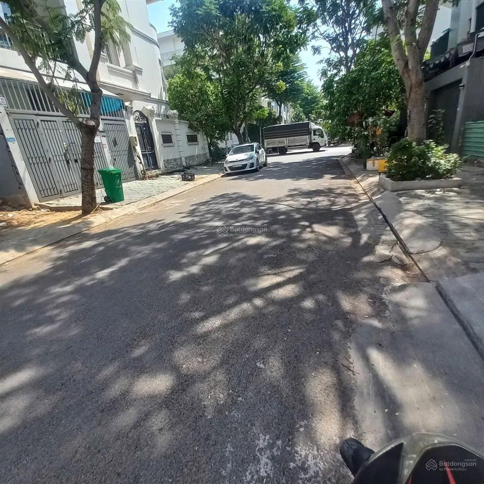 Bán nhà sát trường đh văn lang  đặng thùy trâm, dt 4x15m, 2 lầu, 5pn, 10 tỷ tl