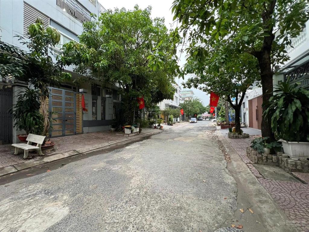 Bán nhà 2 mt bùi đình tuý  đường ô tô rộng rãi  nhà mới ở ngay
