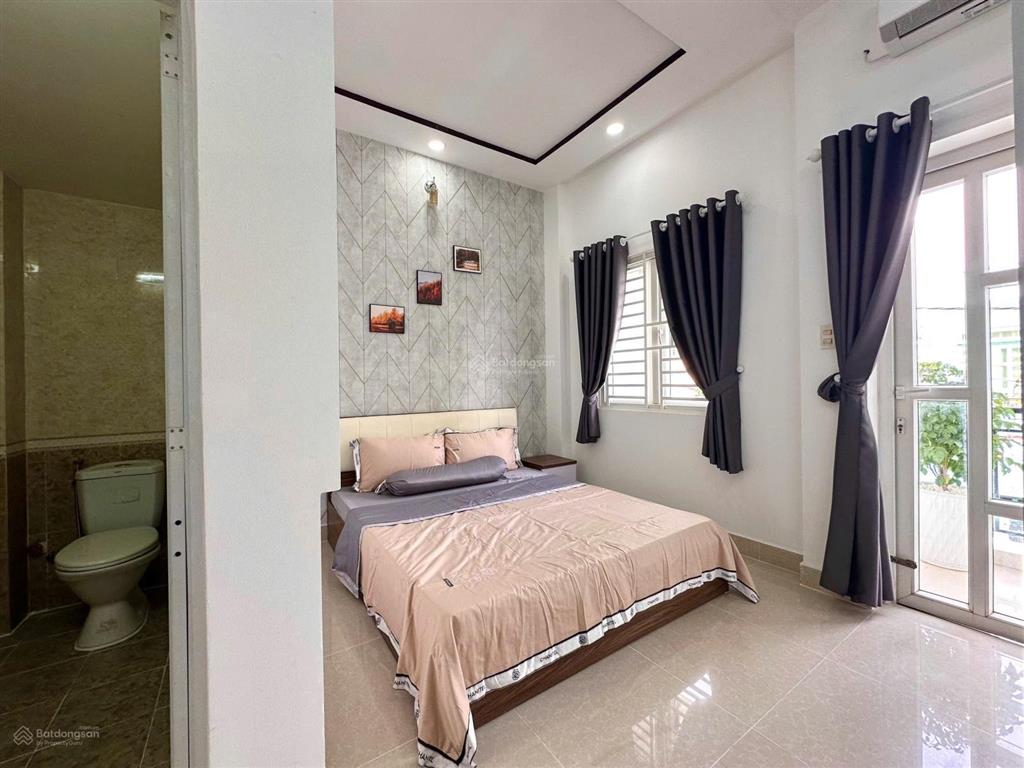 Nhà (shr 59m2 full tc) 2 tầng 2pn 3wc giếng trời sáng thoáng, đường 6m oto thông, khu dân cư đông