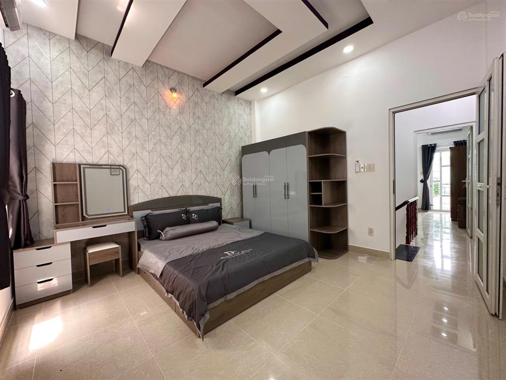 Nhà (shr 59m2 full tc) 2 tầng 2pn 3wc giếng trời sáng thoáng, đường 6m oto thông, khu dân cư đông