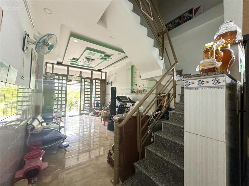 Bán gấp nhà 3 tầng (shr 60m2 full tc) 4pn, btct kiên cô, hẻm thông kế bên khu phân lô dự phóng 20m