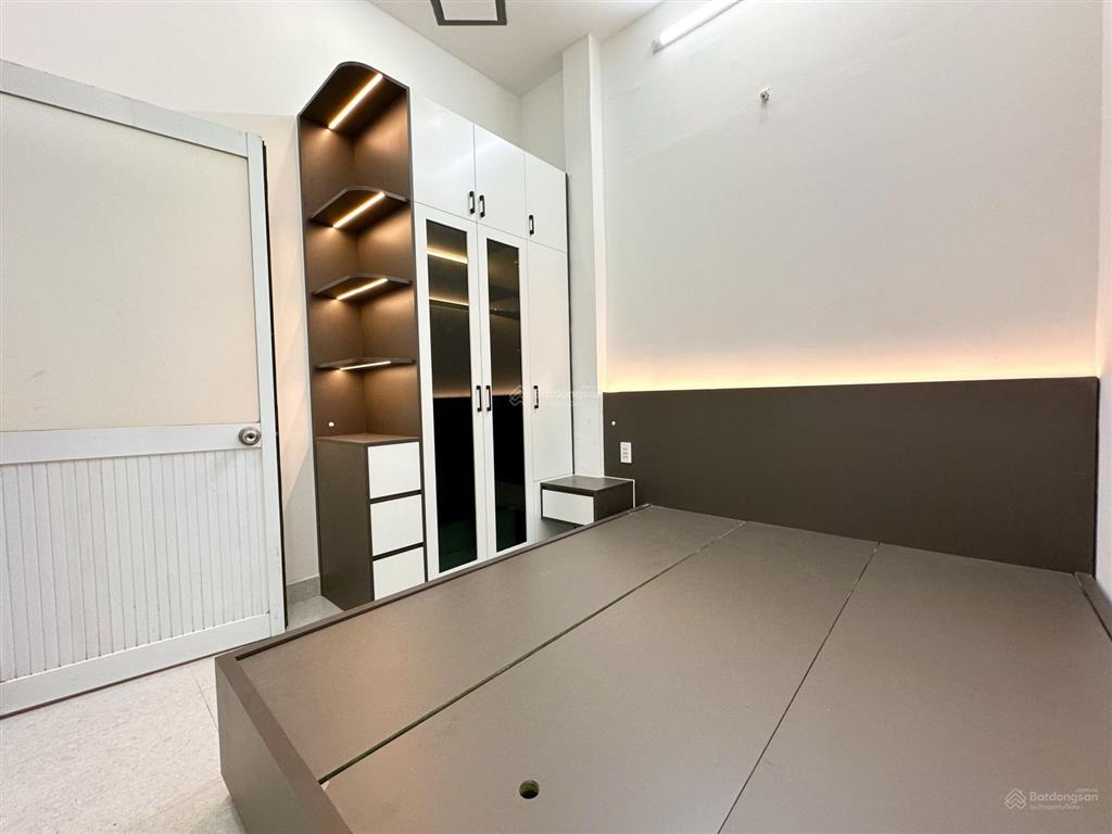 Ngay ngã 4 ga, nhà rộng shr 77.6m2 x 2 tầng 3pn (1pn trệt), hẻm thông ô tô tới cửa, sân cực đã