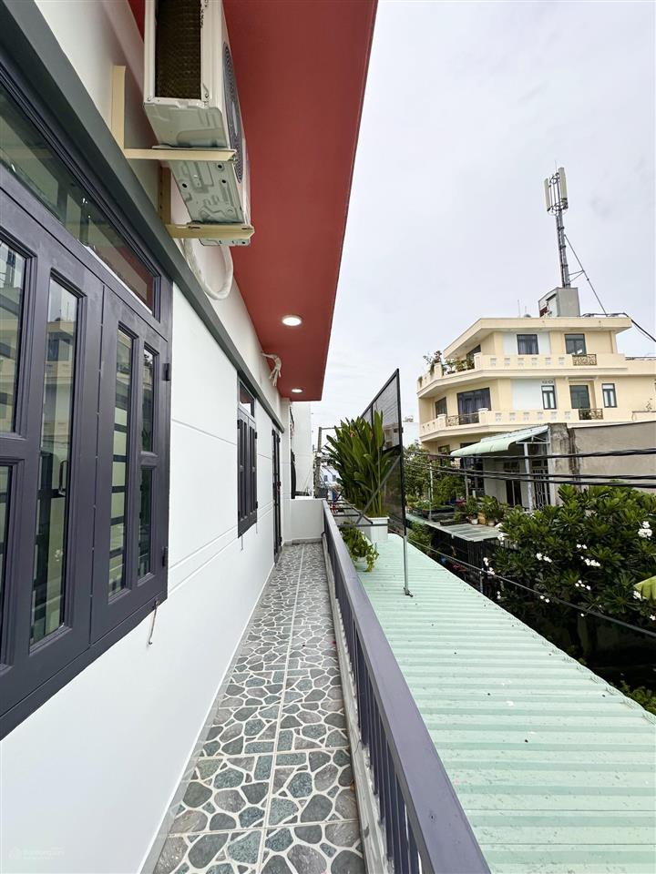 Ngay ngã 4 ga, nhà rộng shr 77.6m2 x 2 tầng 3pn (1pn trệt), hẻm thông ô tô tới cửa, sân cực đã
