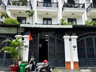 Chính chủ shr 67m2 3 tầng 7m ô tô vào nhà, 4pn 5wc sân thượng, gần ub trường chợ, cung xóm đẹp