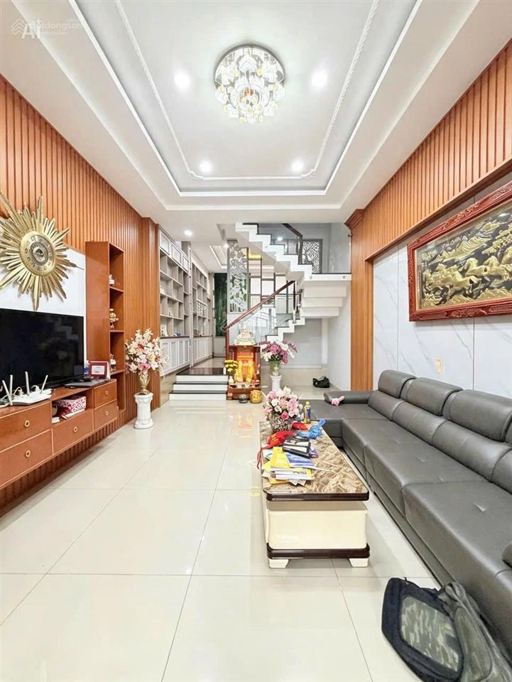 Chính chủ shr 67m2 3 tầng 7m ô tô vào nhà, 4pn 5wc sân thượng, gần ub trường chợ, cung xóm đẹp