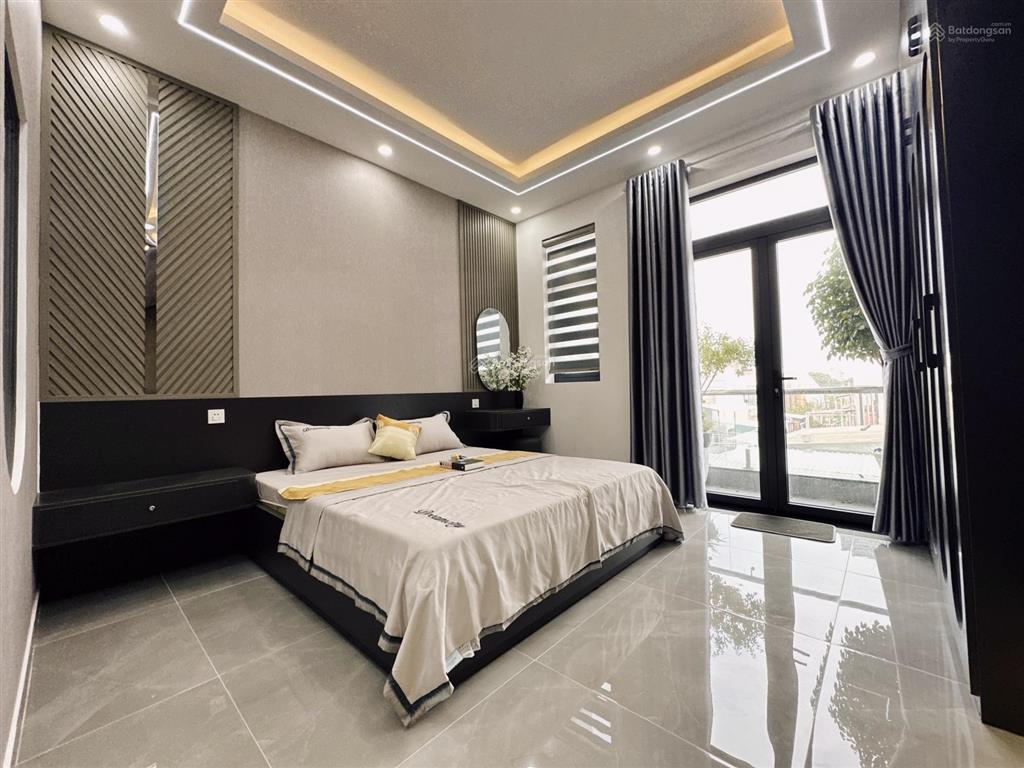 Nhà mới giảm sâu 6,05 tỷ, đường 8m sẹc ngắn mặt tiền th xuân 25, tường móng riêng sổ hoàn công đủ