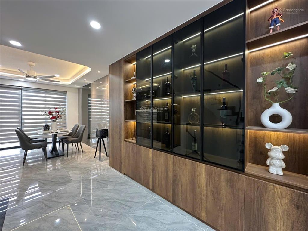 5t xây mới cực đẹp kề trung tâm uỷ ban trường chợ đầy đủ, 4 phòng oto vào nhà, shr chuẩn pháp lý