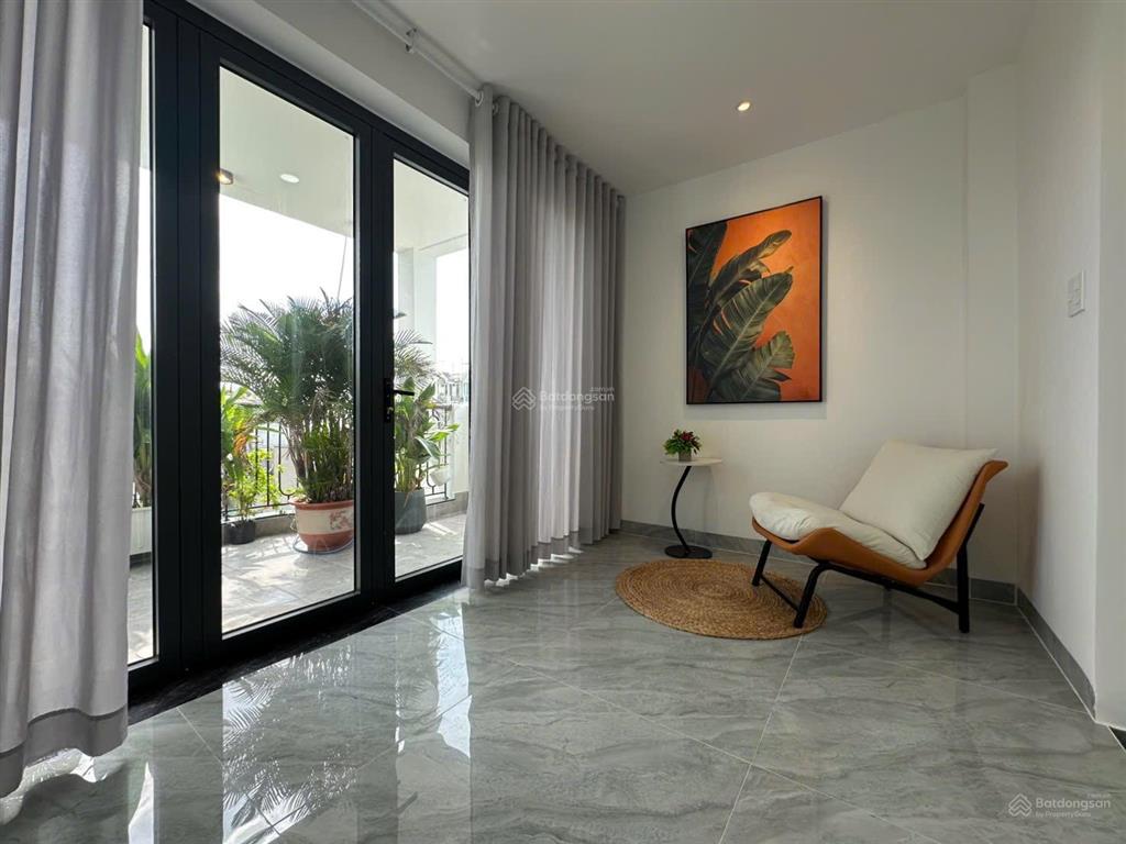 5t xây mới cực đẹp kề trung tâm uỷ ban trường chợ đầy đủ, 4 phòng oto vào nhà, shr chuẩn pháp lý