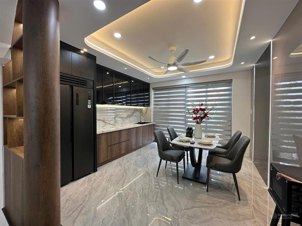 5t xây mới cực đẹp kề trung tâm uỷ ban trường chợ đầy đủ, 4 phòng oto vào nhà, shr chuẩn pháp lý