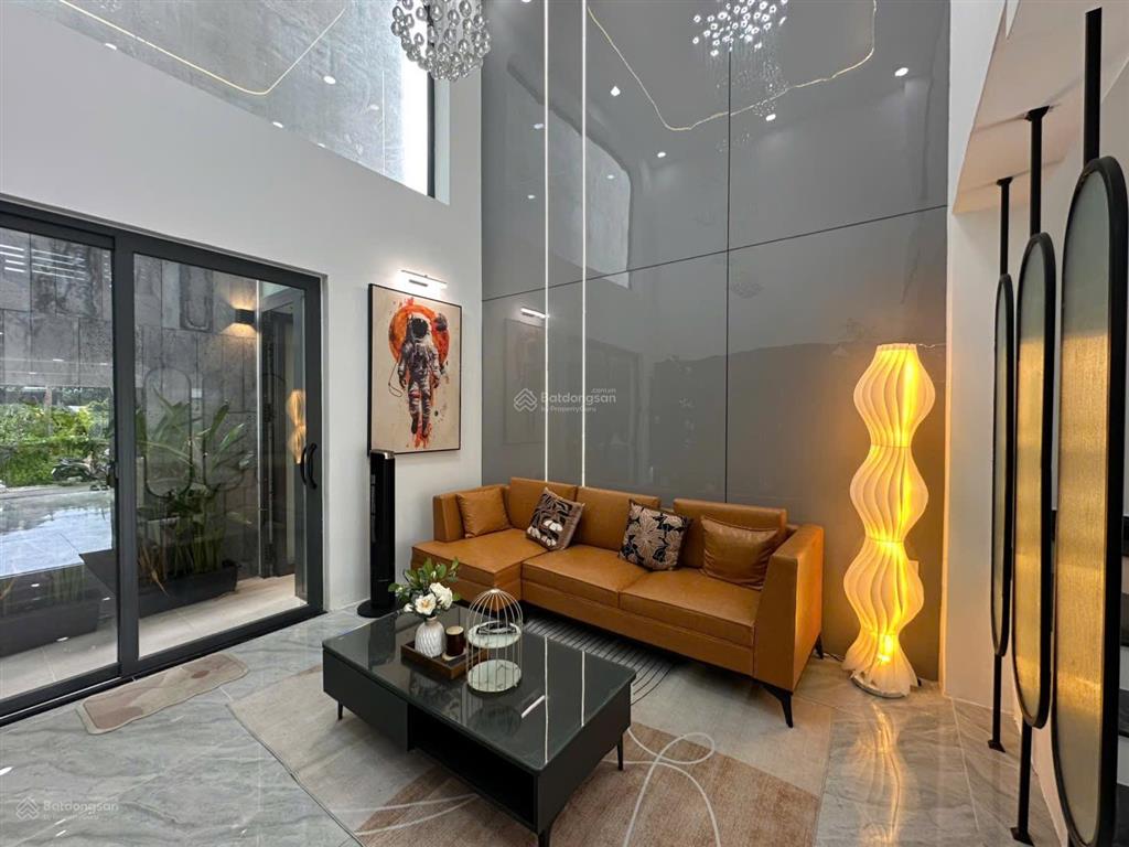 5t xây mới cực đẹp kề trung tâm uỷ ban trường chợ đầy đủ, 4 phòng oto vào nhà, shr chuẩn pháp lý