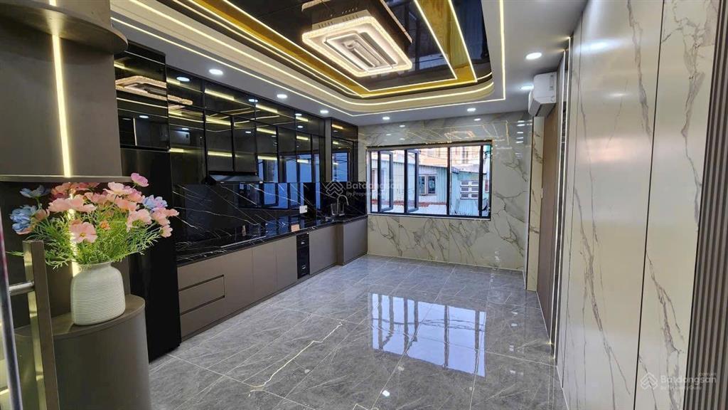 Nhà 5 tầng giảm chỉ 6,5 tỷ (giá cũ 7,35 tỷ)! vị trí đẹp gần chợ cầu đồng, khu cao thoáng dân trí