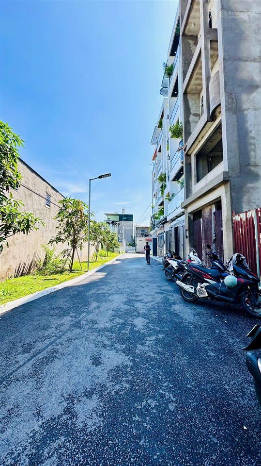 Nhà mới 5 tầng xe tải thông, 67m2 full sau trường ng văn hệ, khuôn viên trước sau lộng gió, shr