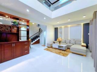 Bán mặt tiền kinh doanh 3 tầng 90m2 (5x18) vuông vức nhỉnh 6 tỷ đường 10m+vỉa hè nguyễn trãi dĩ an