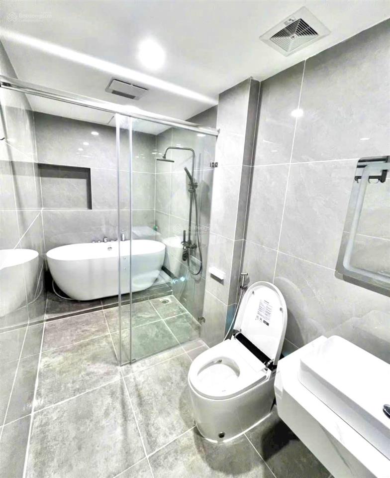 Siêu phẩm toà nhà 6 tầng mặt tiền nguyễn an ninh dĩ an nối dài thang máy hiện đại dòng tiền 720tr