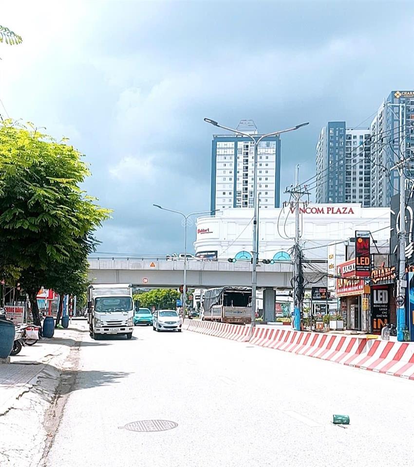 Vincom dĩ an  nhỉnh 3 tỷ  nhà mới ở ngay trung tâm dĩ an  104m2 (5x20)  tặng full nội thất