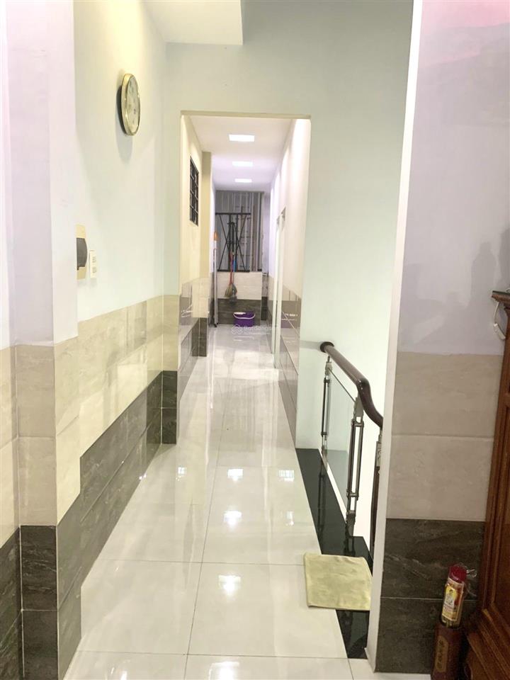 Nhà 2 tầng mới xây ở ngay 78m2 nhỉnh 5 tỷ khu phân lô đường xe hơi tránh trung tâm p linh xuân.