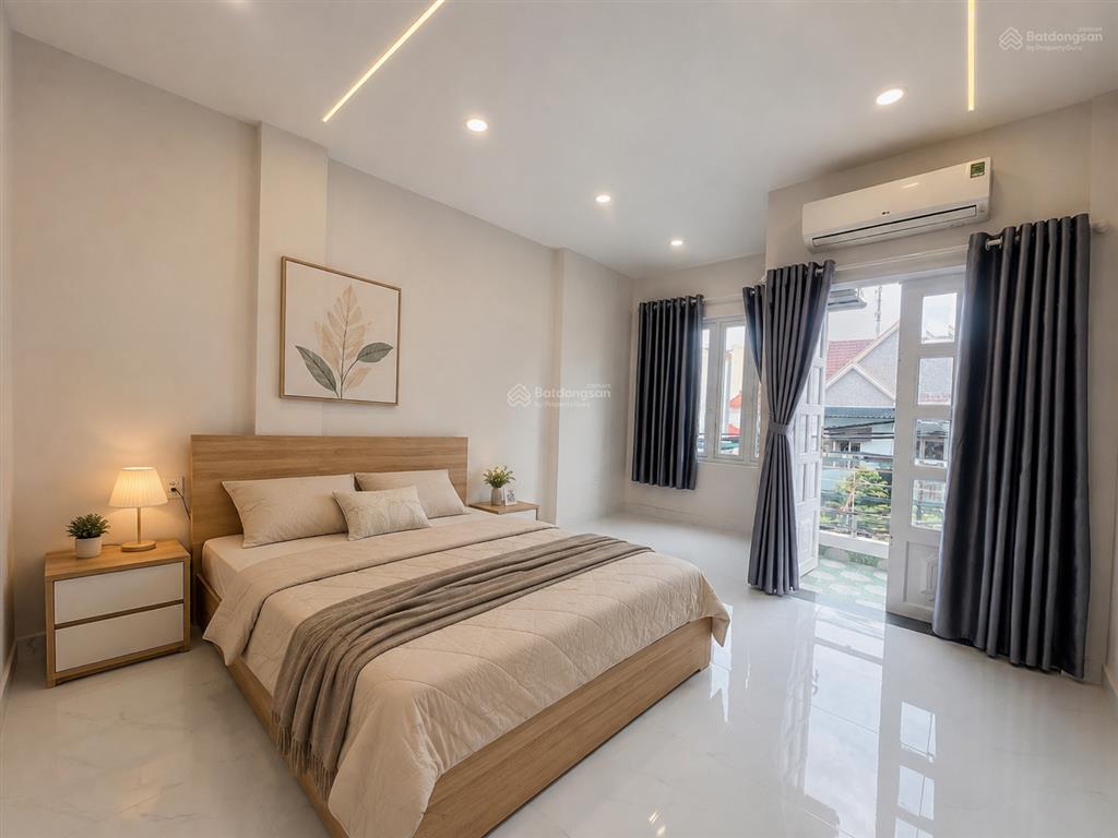Nhà 2 tầng mới ở ngay  chỉ 6 tỷ  chợ hiệp bình  4 phòng ngủ  xe hơi đỗ cửa  hoàn công chuẩn.