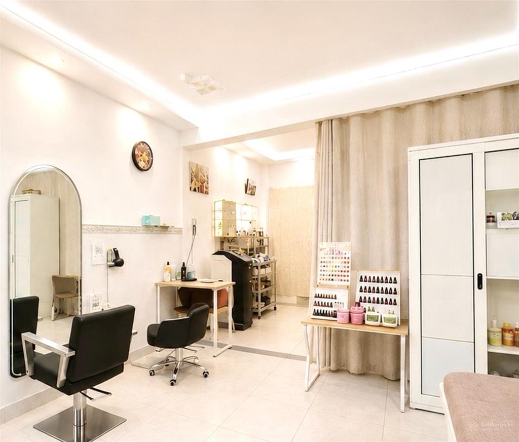 Bán nhà mặt tiền kinh doanh  chỉ 6 tỷ.  hàng xóm vạn phúc city  xe hơi đỗ cửa  hoàn công.